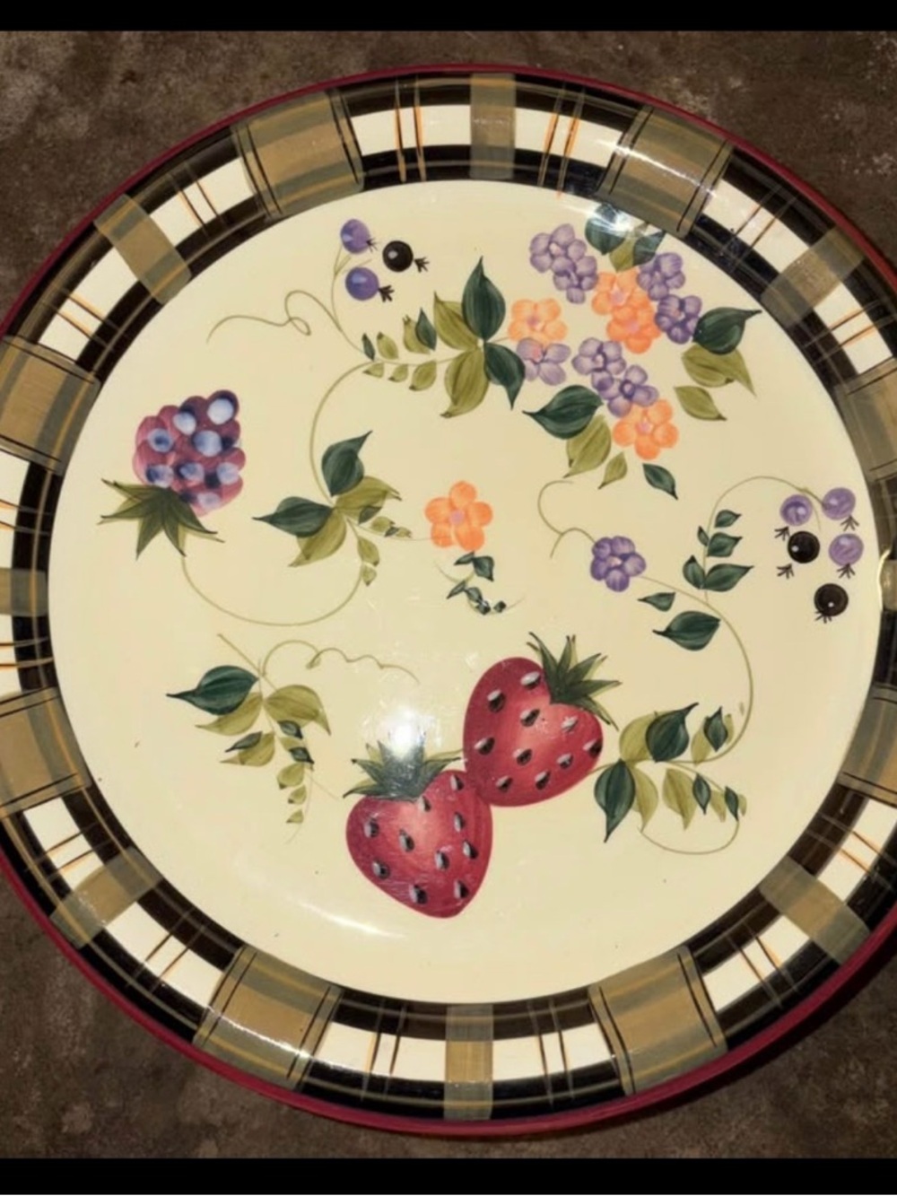 Oneida Strawberry Plaid Set Of 2 Dinner Plates Vintage 10.5" Fruit
